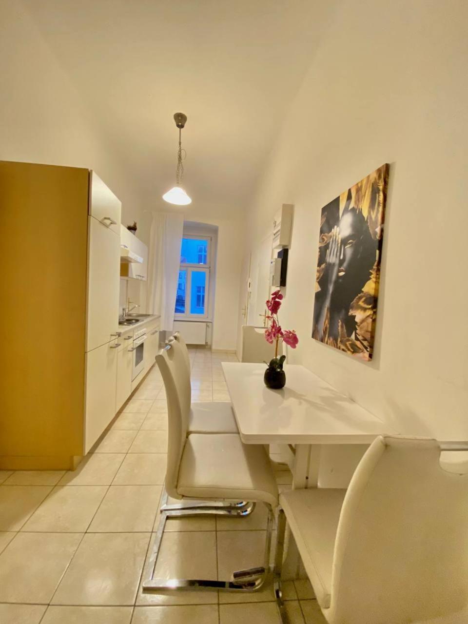 Family Apartment Th8 8 Wien Exterior foto